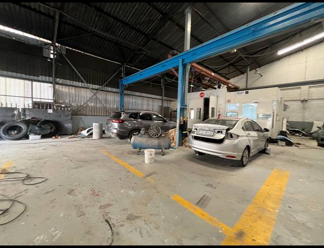 950M² WAREHOUSE TO LET IN EASTLEIGH